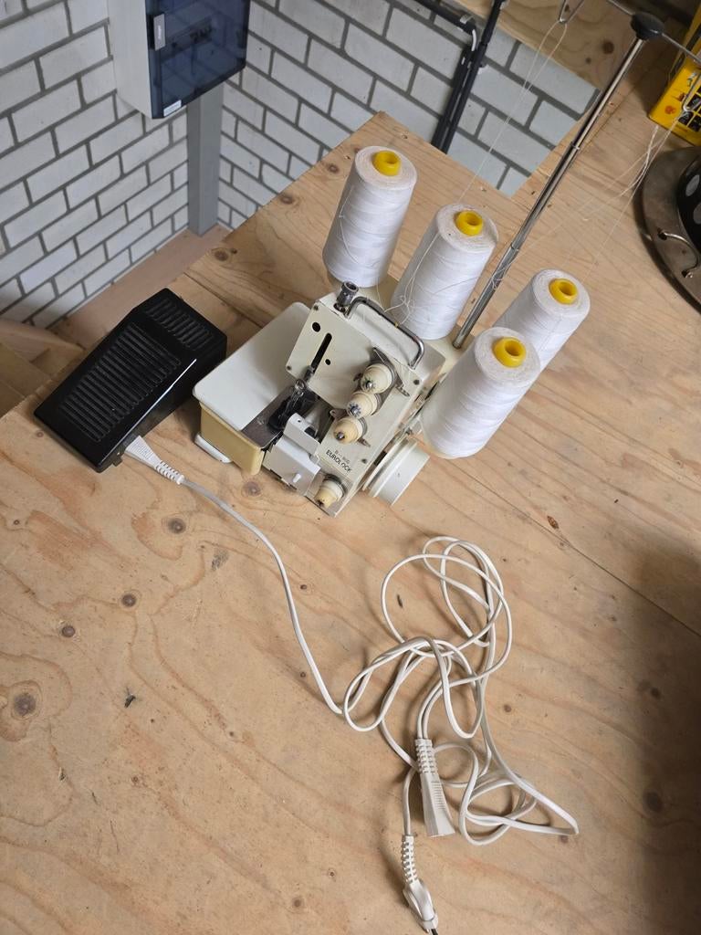 Eurolock B-800 lockmachine. T.E.A.B, Hobby en Vrije tijd, Ophalen, Gebruikt, Lockmachine, Overige merken