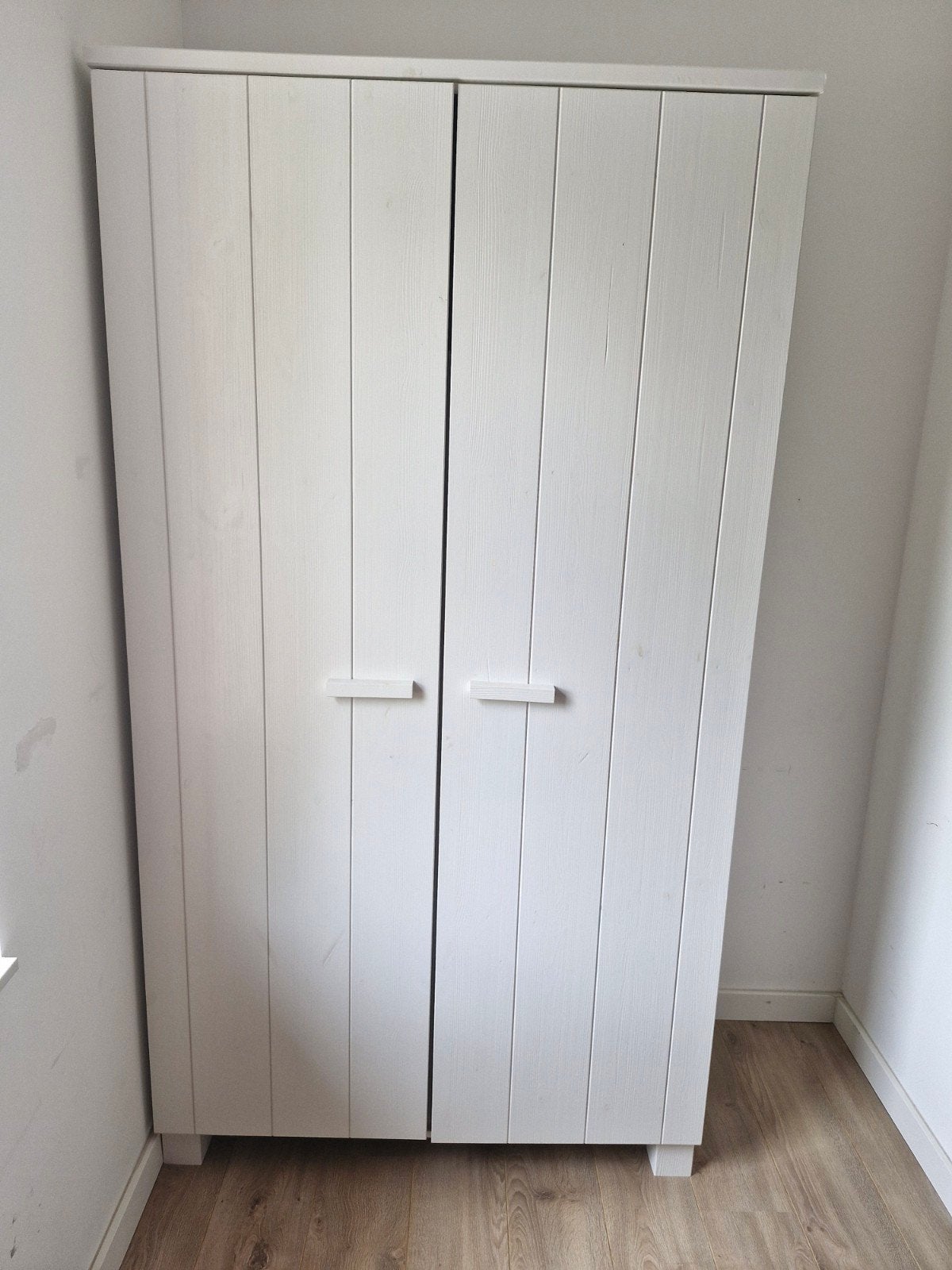 Kledingkast Woood Dennis wit, Huis en Inrichting, Kasten | Kledingkasten, Ophalen, Met deur(en), Gebruikt, 100 tot 150 cm