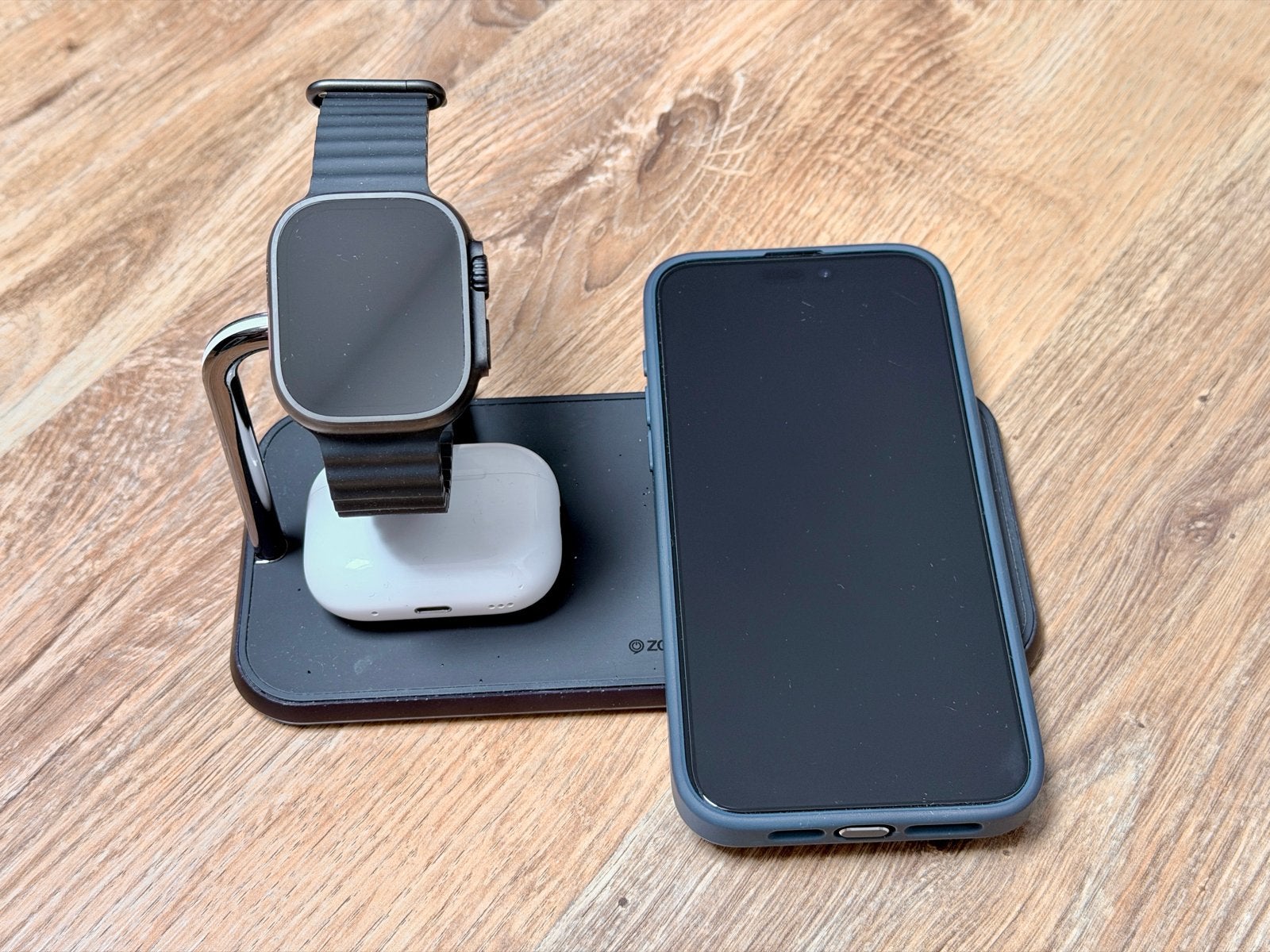 Zens Dual+Watch Draadloze Oplader voor Apple Apparaten, Telecommunicatie, Mobiele telefoons | Telefoon-opladers, Zens, Draadloze oplader