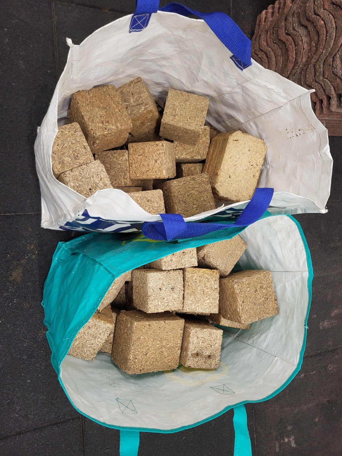10kg Massief geperste houten palletblokken, Ophalen of Verzenden, Overige houtsoorten, Blokken