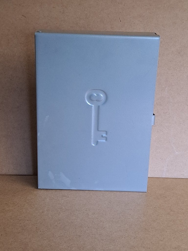 Te koop Metalen Sleutelkastje IKEA KARBO, Gebruikt, Verzenden, Metaal, Scandinavisch