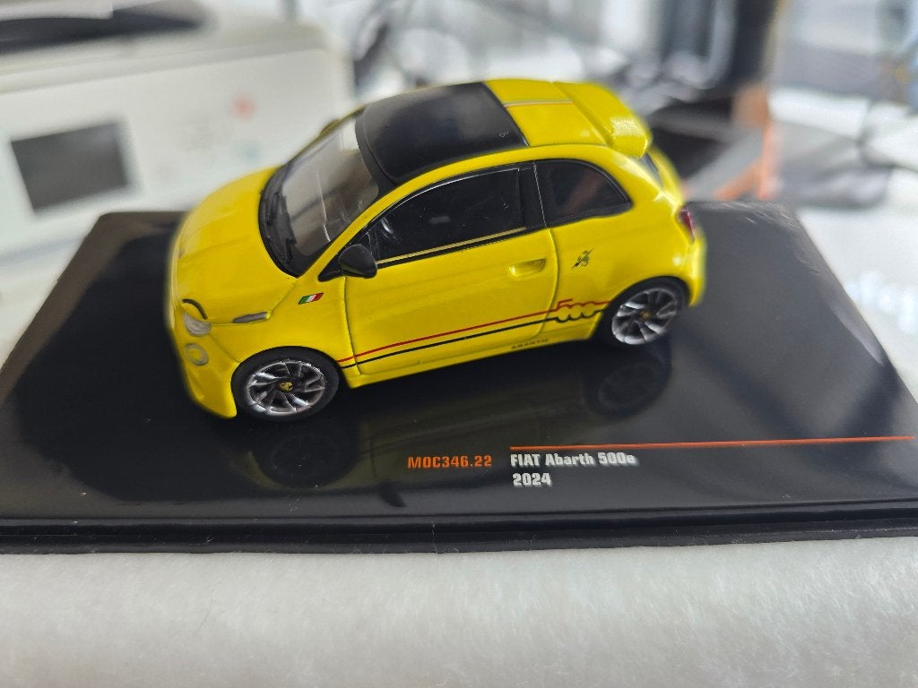 Fiat Abarth 500e 2024 1/43, Hobby en Vrije tijd, Modelauto's | 1:43, Ophalen of Verzenden, Nieuw, Auto, Overige merken