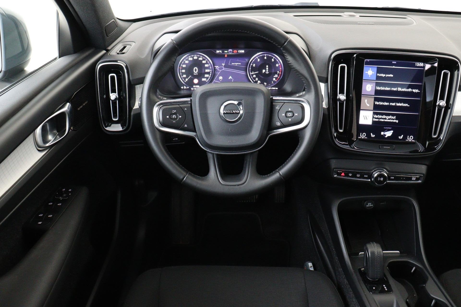 Volvo XC40 T3 AUT. MOMENTUM PRO -PANO.DAK|HARMAN/KARDON|CAME, Auto's, 12 maanden, Gebruikt, Euro 6, Leder en Stof