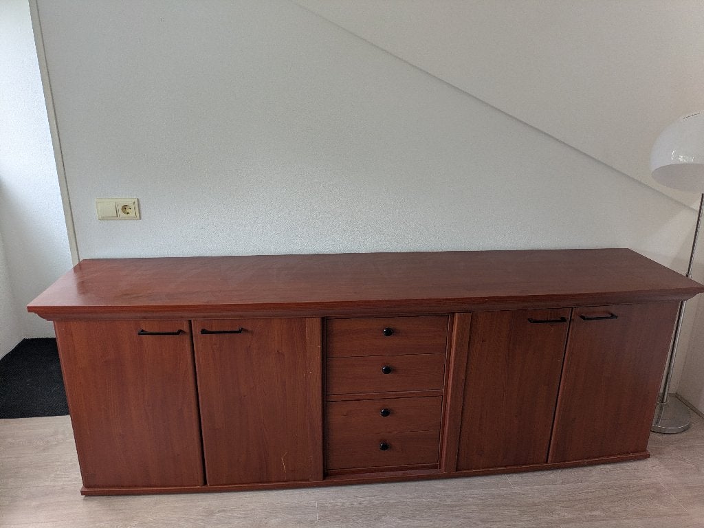 Gratis af te halen: Dressoir, Ophalen, Gebruikt, Met deur(en), 200 cm of meer