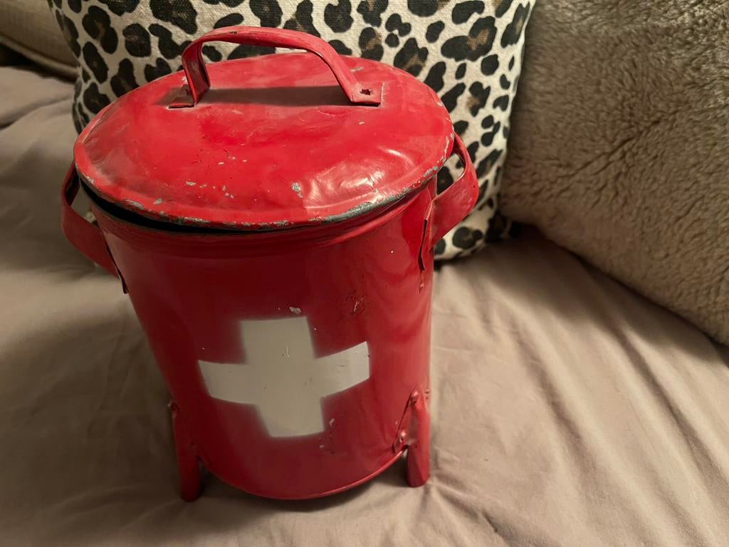 Vintage bewaarblik medicijnen, Vintage, Gebruikt, Ophalen of Verzenden, Metaal