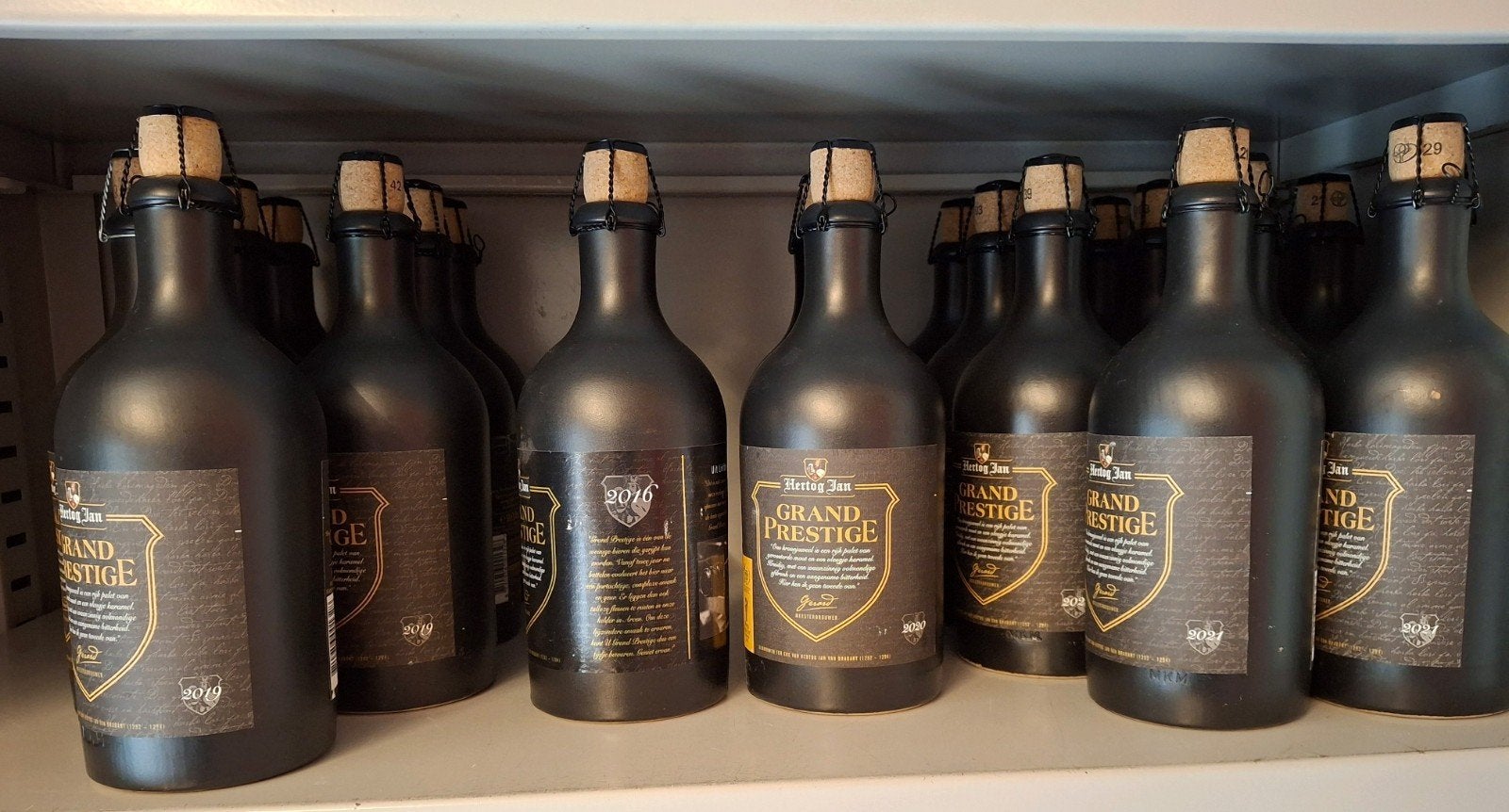 Hertog Jan Grand Prestige collectie kruiken vanaf 2016, Verzamelen, Biermerken, Ophalen of Verzenden, Nieuw, Flesje(s), Hertog Jan