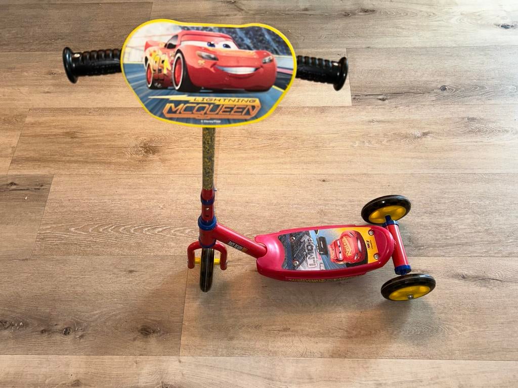 Rode Lightning McQueen step, Ophalen, Zo goed als nieuw, Gewone step