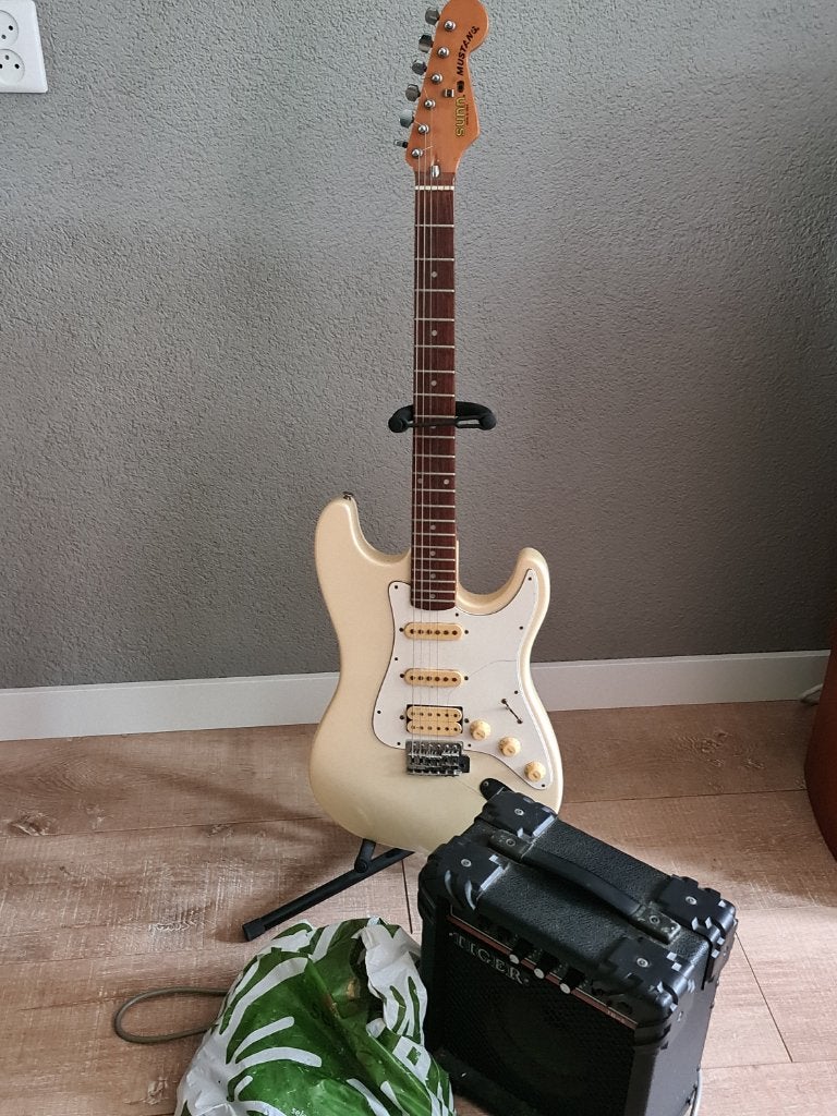 Elektrische gitaar Fender Sunn Mustang, Muziek en Instrumenten, Ophalen, Gebruikt, Gitaar, Minder dan 50 watt