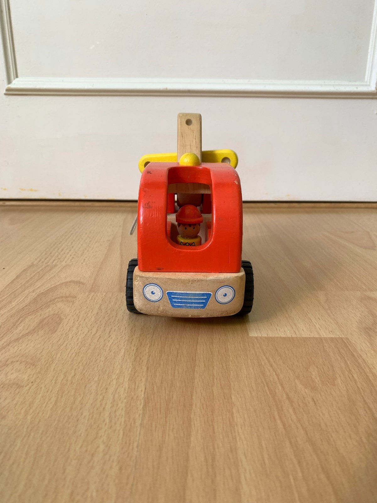 Wonderworld houten kraanwagen met poppetje, Ophalen of Verzenden, Gebruikt, Duw- of Trekspeelgoed