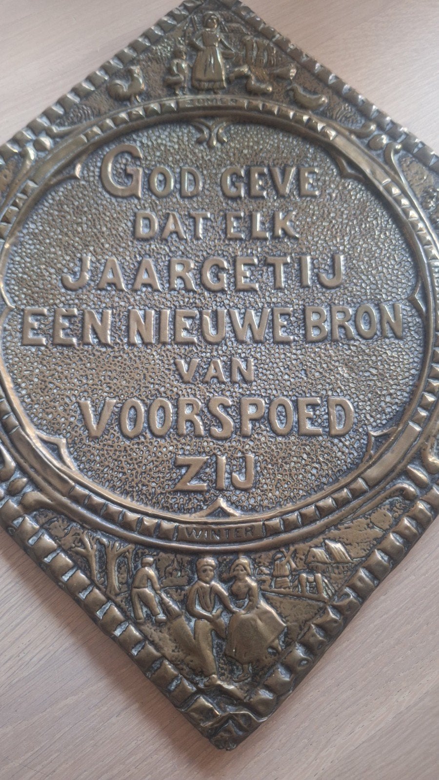 Latoen koper tegel jaargetijden spreuk, Antiek en Kunst, Ophalen