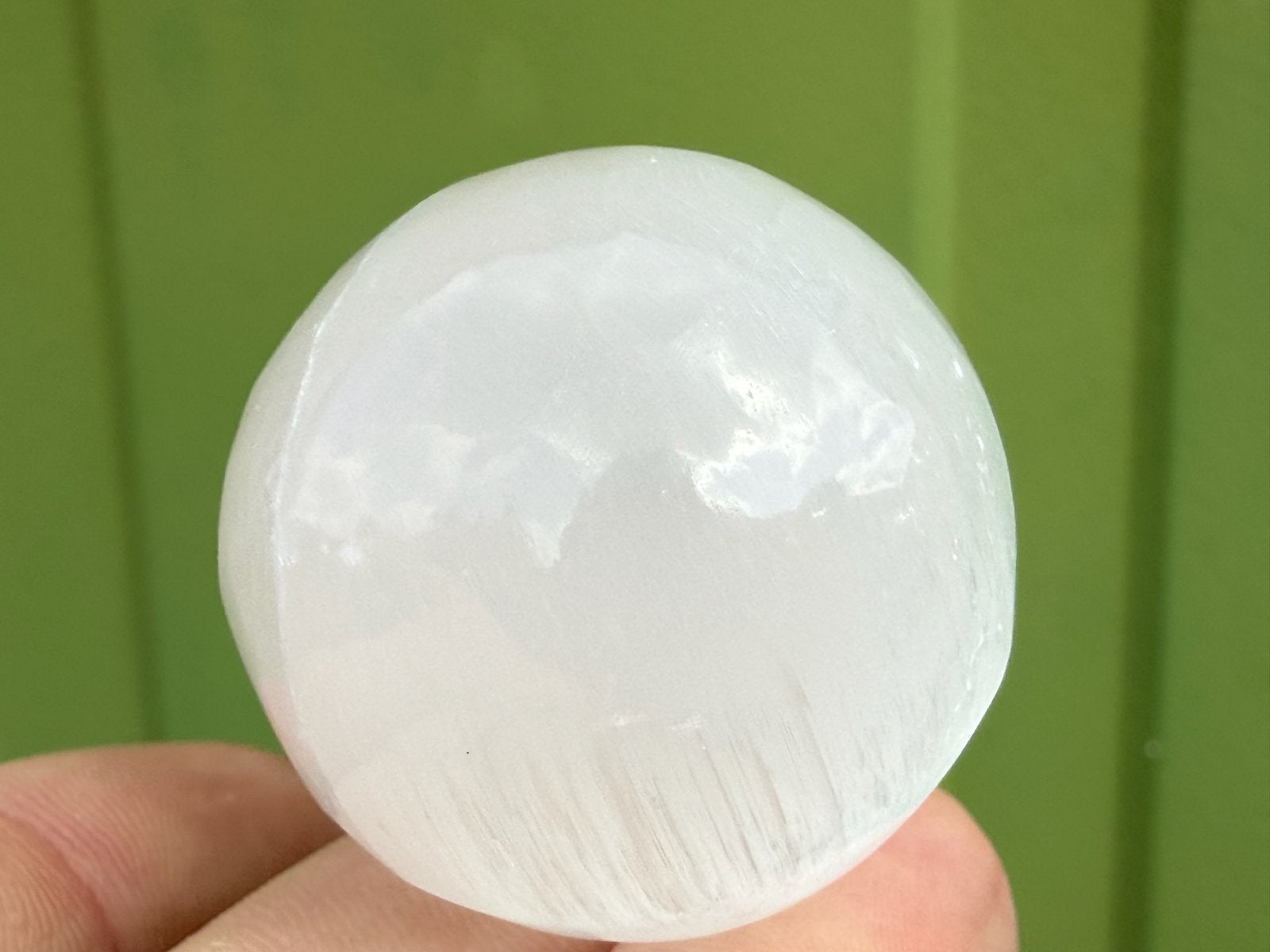 Witte Seleniet satijnspaat bol mineralen, Ophalen of Verzenden, Mineraal