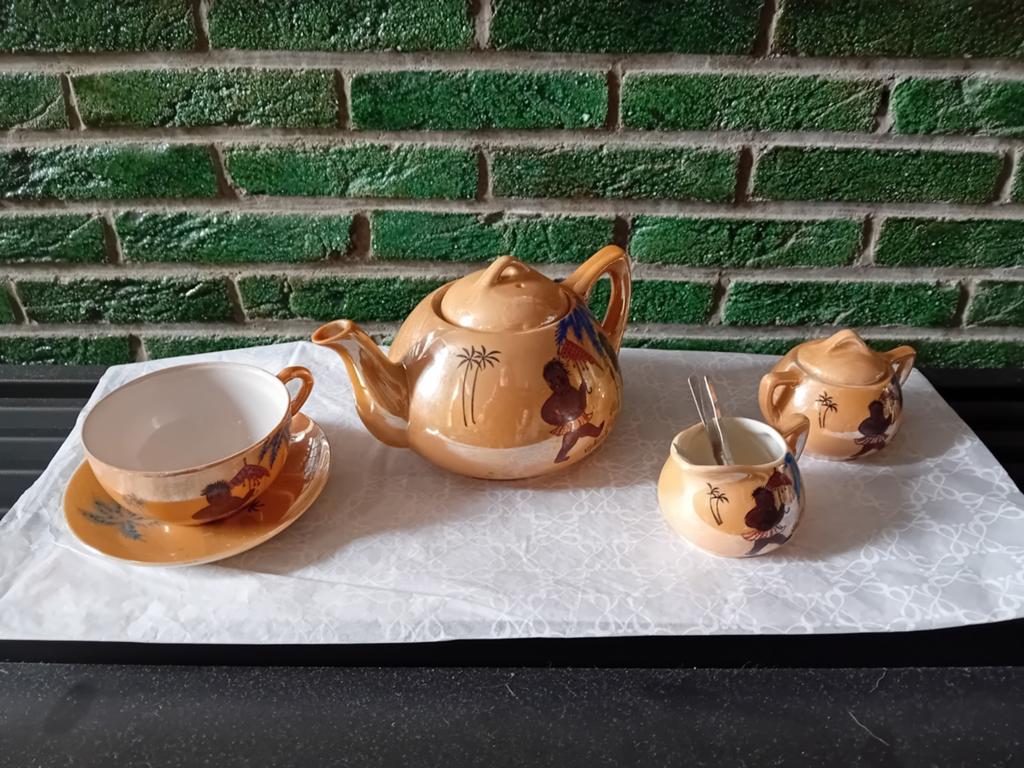Vintage theeservies met Afrikaanse decoratie, Antiek en Kunst, Antiek | Servies los, Ophalen of Verzenden