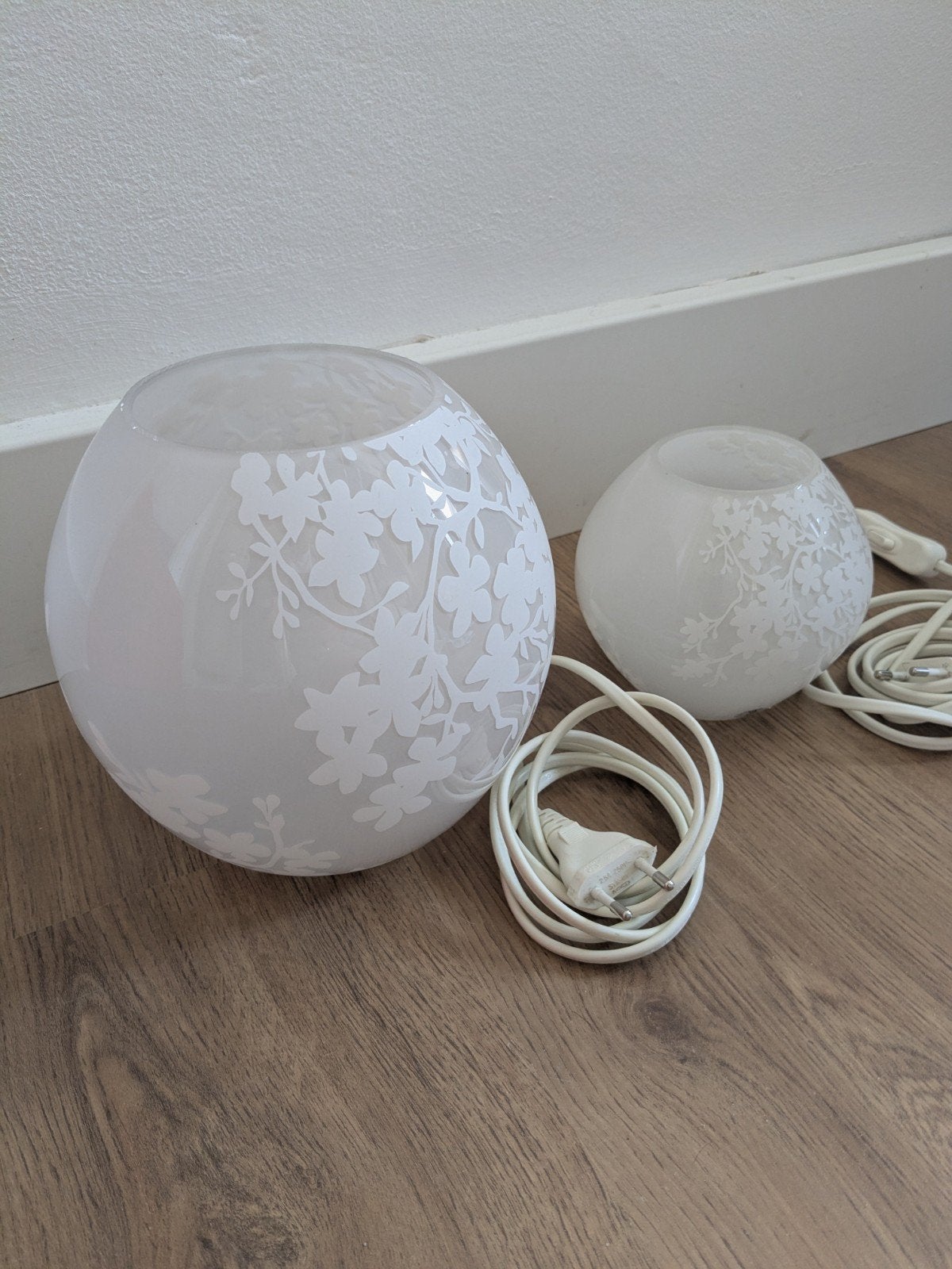 IKEA Knubbig 11 en 22cm sfeerlamp COMBI, Ophalen, Met schakelaar, E14 (klein), Wit