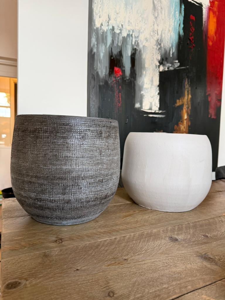 Twee bloempotten Intratuin, Ophalen, Rond, Zo goed als nieuw, Aardewerk