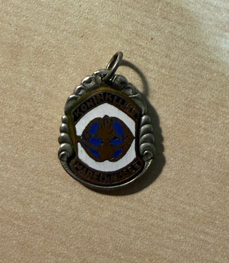 Medaille Wapen Koninklijke Marechaussee KMar., Ophalen of Verzenden, Zo goed als nieuw