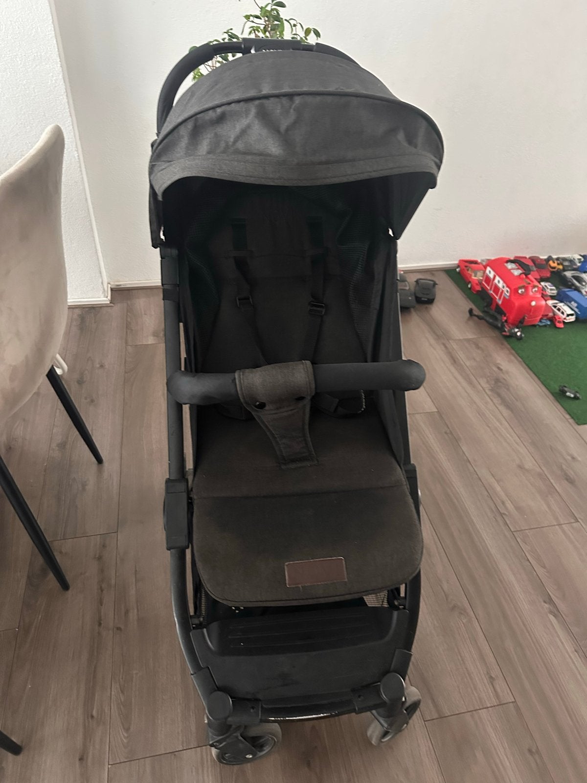 Novi opvouwbare buggy met zonnekap en verstelbare rugleuning, Ophalen, Gebruikt, Overige merken, Verstelbare rugleuning
