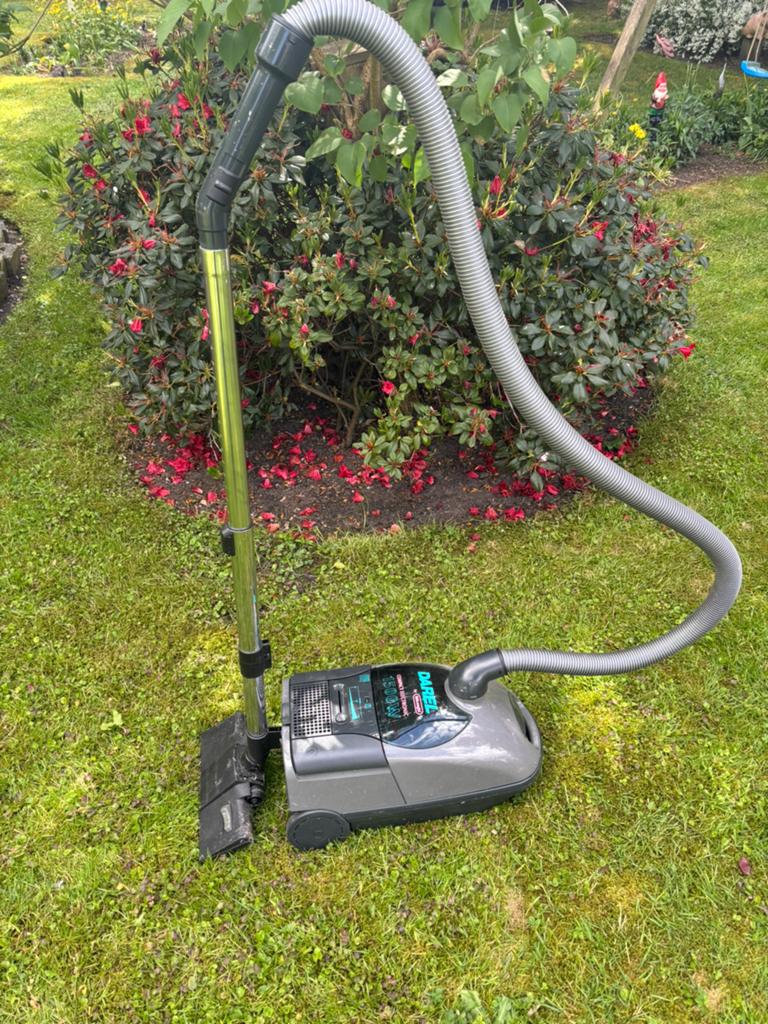Stofzuiger werkt goed 1500watt voor maar 40 euro  koopje, Witgoed en Apparatuur, Stofzuigers, Ophalen of Verzenden, Zo goed als nieuw