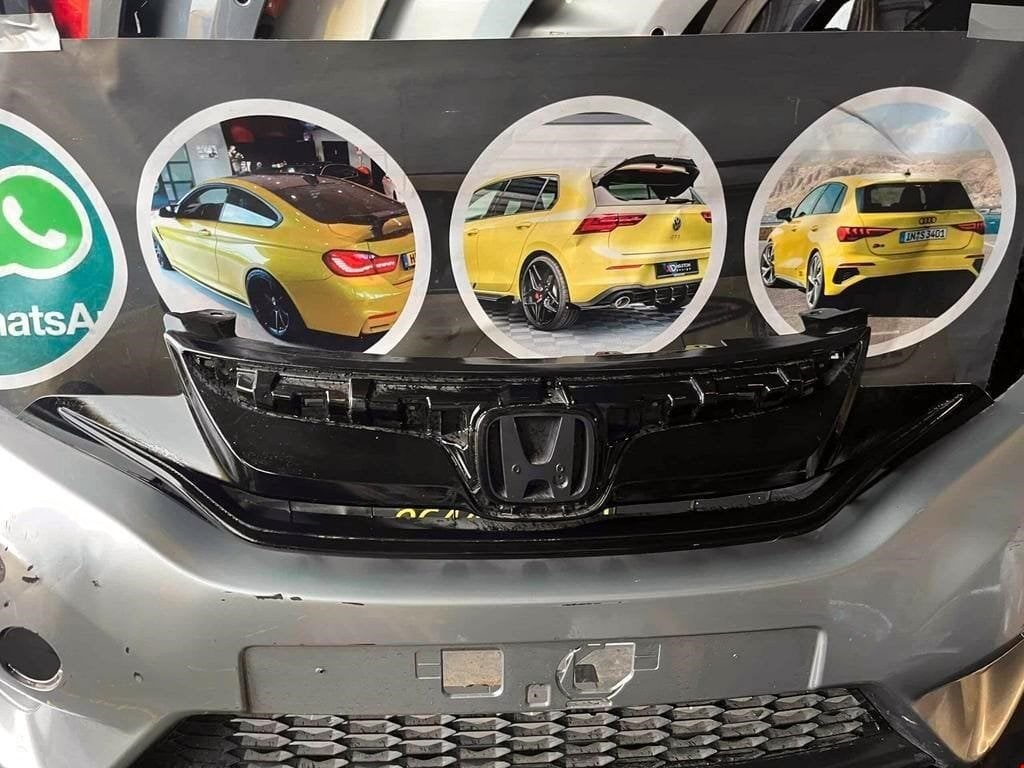 Voorbumper Honda jazz bumper grill 2008-2011 origineel, Auto-onderdelen, Ophalen of Verzenden, Bumper, Info@fabrikant.eu, Honda