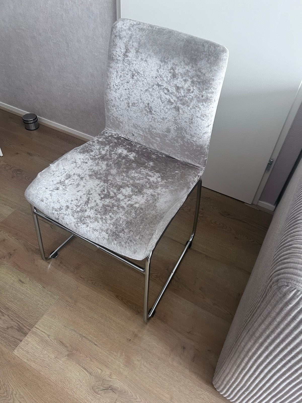 6 Eettafelstoelen met taupe velvet hoes, Ophalen, Overige kleuren, Zo goed als nieuw, Stof