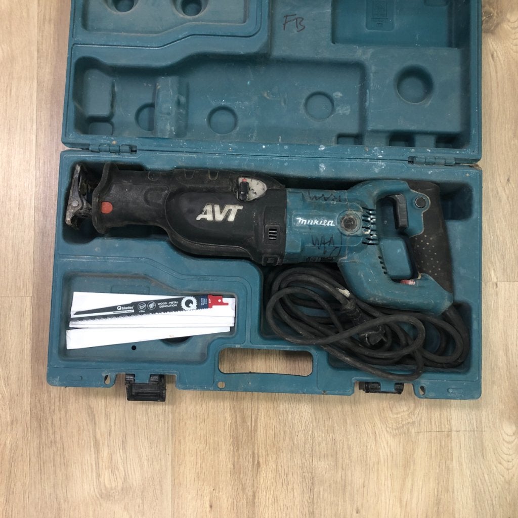 Makita JR3070CT Reciprozaag | GEBRUIKT, Makita, Gebruikt, Support@makita.com, Makita Corporation, 3-11-8, Sumiyoshi-cho, 
Anjo, Aichi 446-8502
Japan