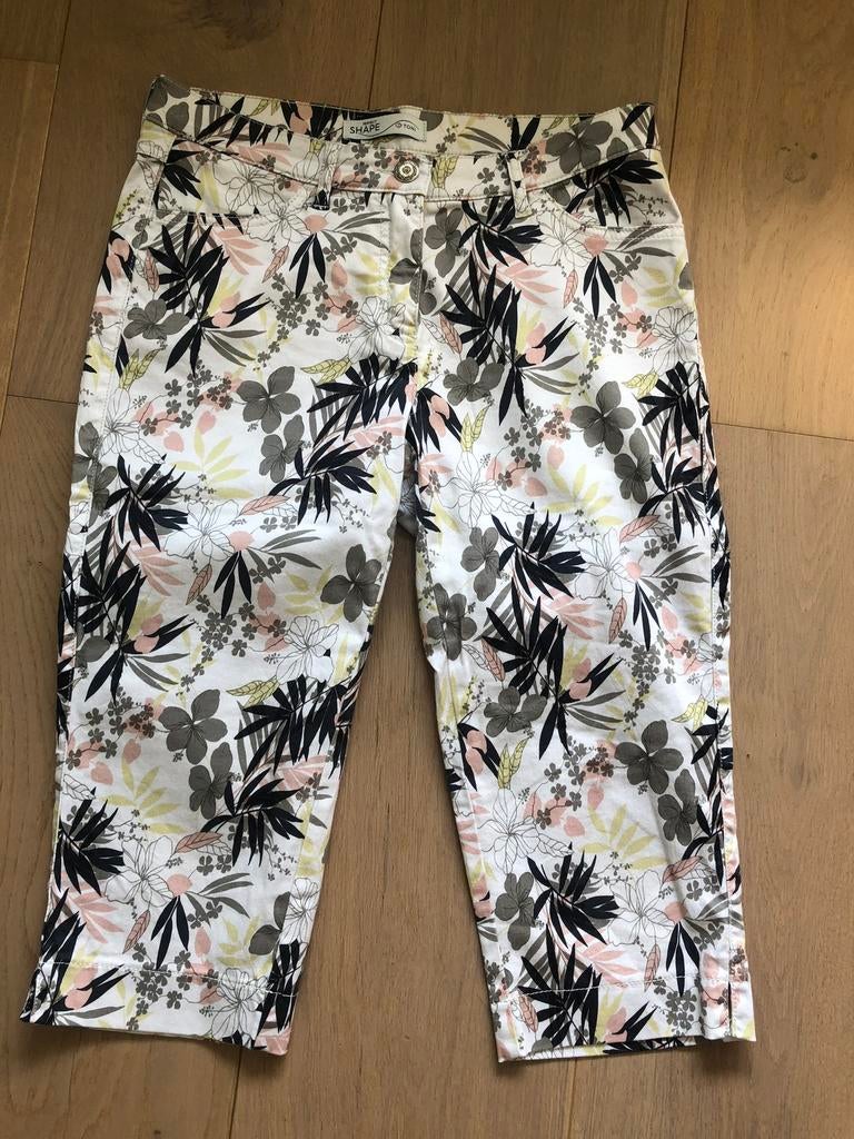 Toni capri broek mt 38, Kleding | Dames, Maat 38/40 (M), Verzenden, Zo goed als nieuw, Driekwart