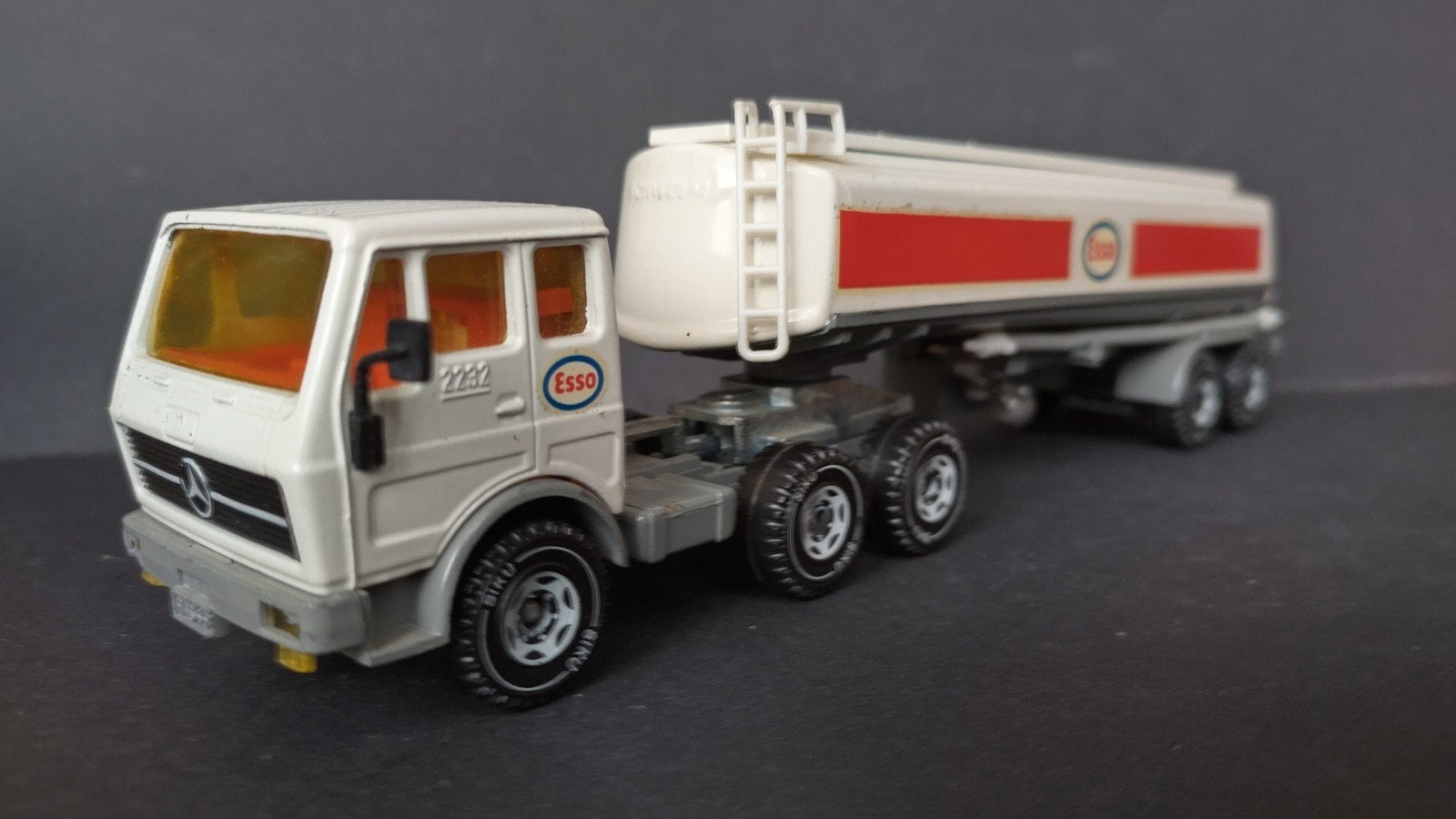 Mercedes Benz NG esso Tanker 1:55 Siku 3110 Pol, SIKU, Verzenden, Zo goed als nieuw, Bus of Vrachtwagen