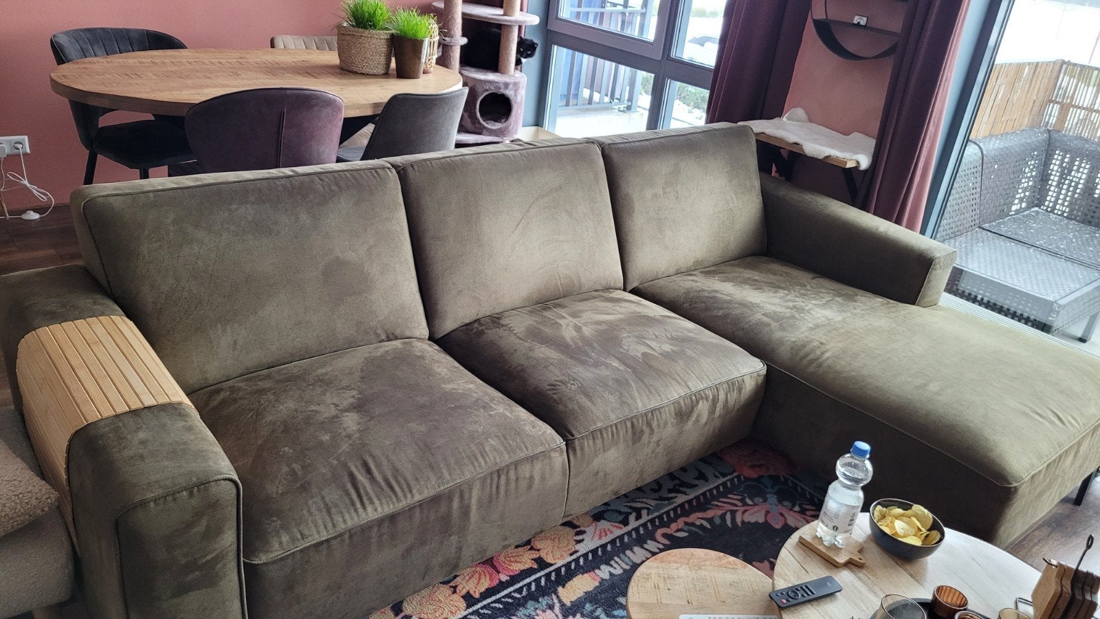 Comfortabele loungebank met diepe zit en moderne uitstraling, 250 tot 300 cm, Gebruikt, Hoekbank, Ophalen of Verzenden