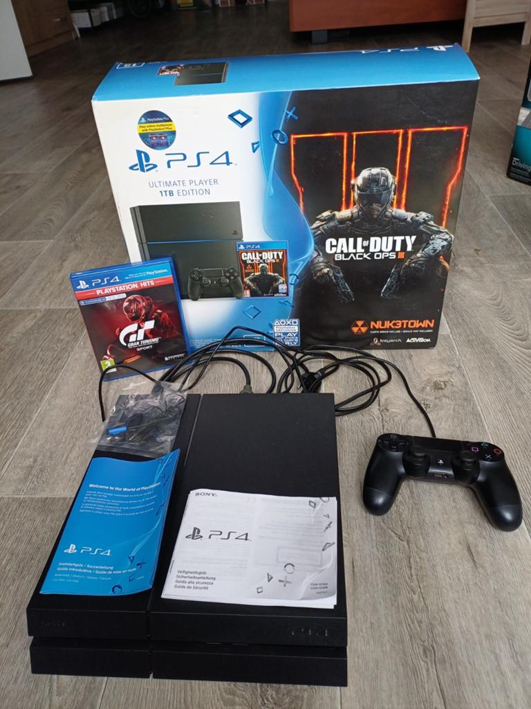 PS 4  1 TB + Logitech stuur en pedalen, Ophalen of Verzenden, Zo goed als nieuw, Met 1 controller, Slim