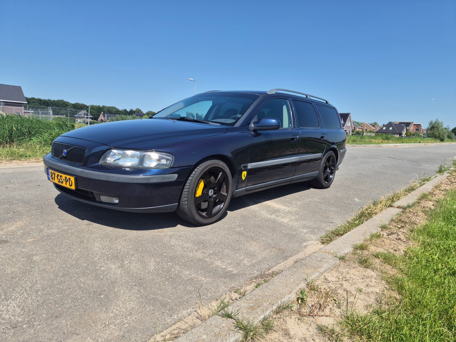 Volvo V70 2.3 T-5 250PK AUT 2001 Blauw, Auto's, 1800 kg, Zwart, 1574 kg, Blauw
