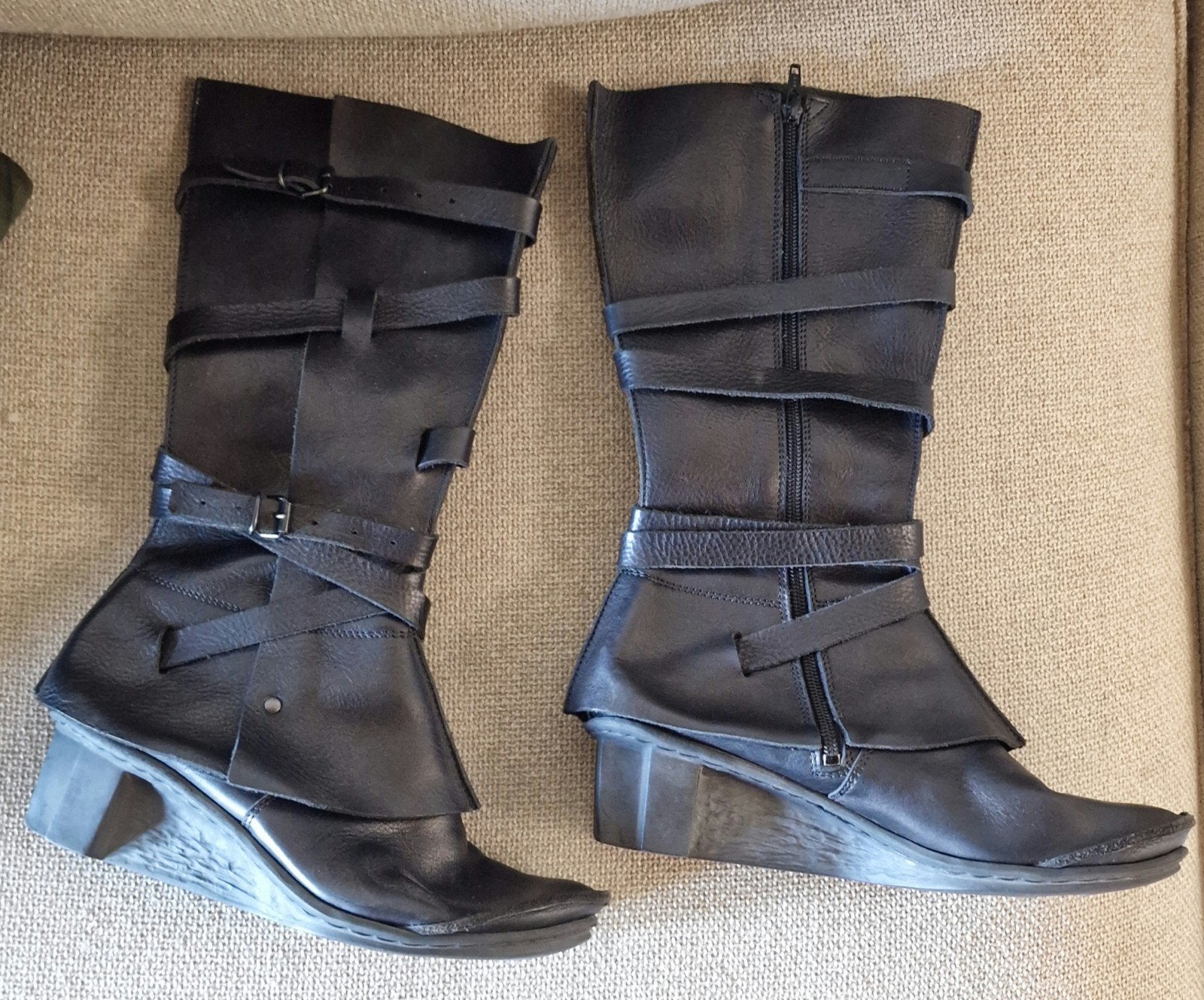 Mooie zwarte laarzen van Trippen maat 40, zo goed als nieuw!, Kleding | Dames, Schoenen, Ophalen, Zo goed als nieuw, Zwart, Sneakers of Gympen