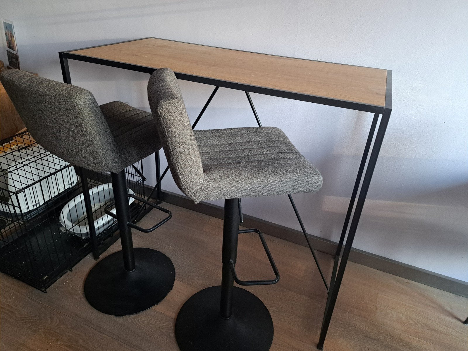 bartafel met 2 krukken, Ophalen, Gebruikt