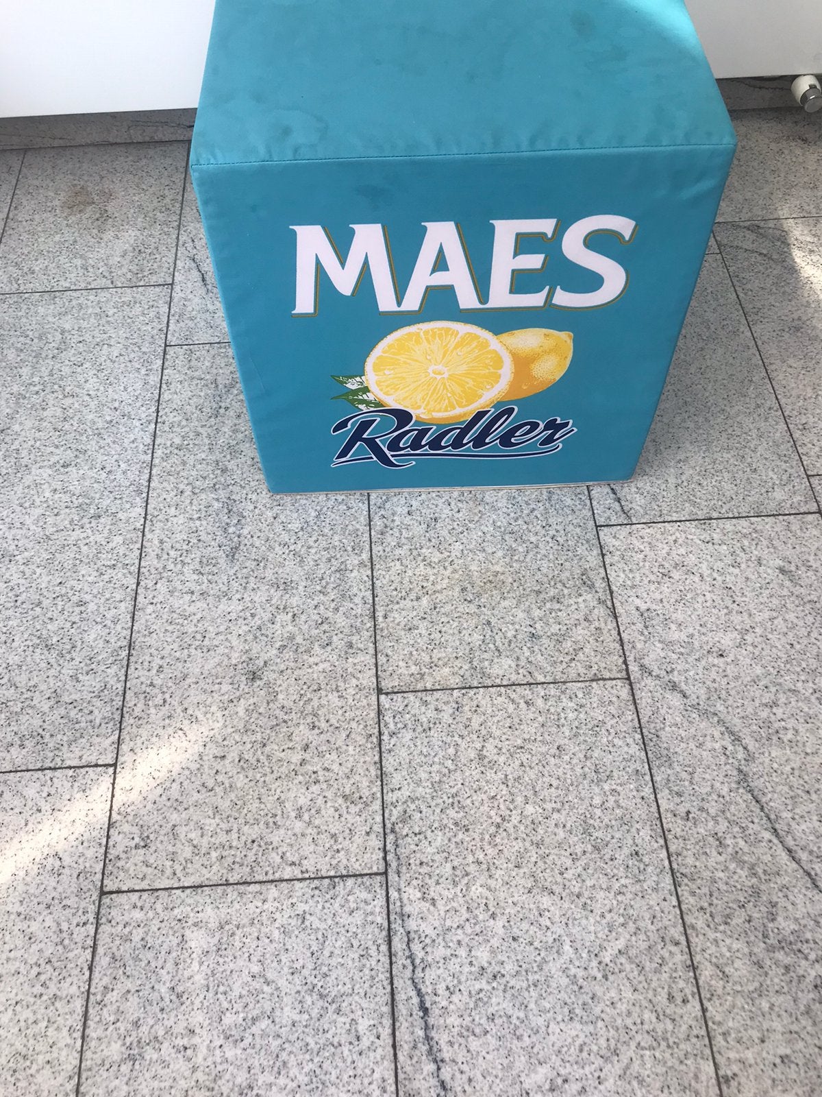 Poef kubus van Maes Radler, Ophalen, Zo goed als nieuw, Rond, Minder dan 50 cm