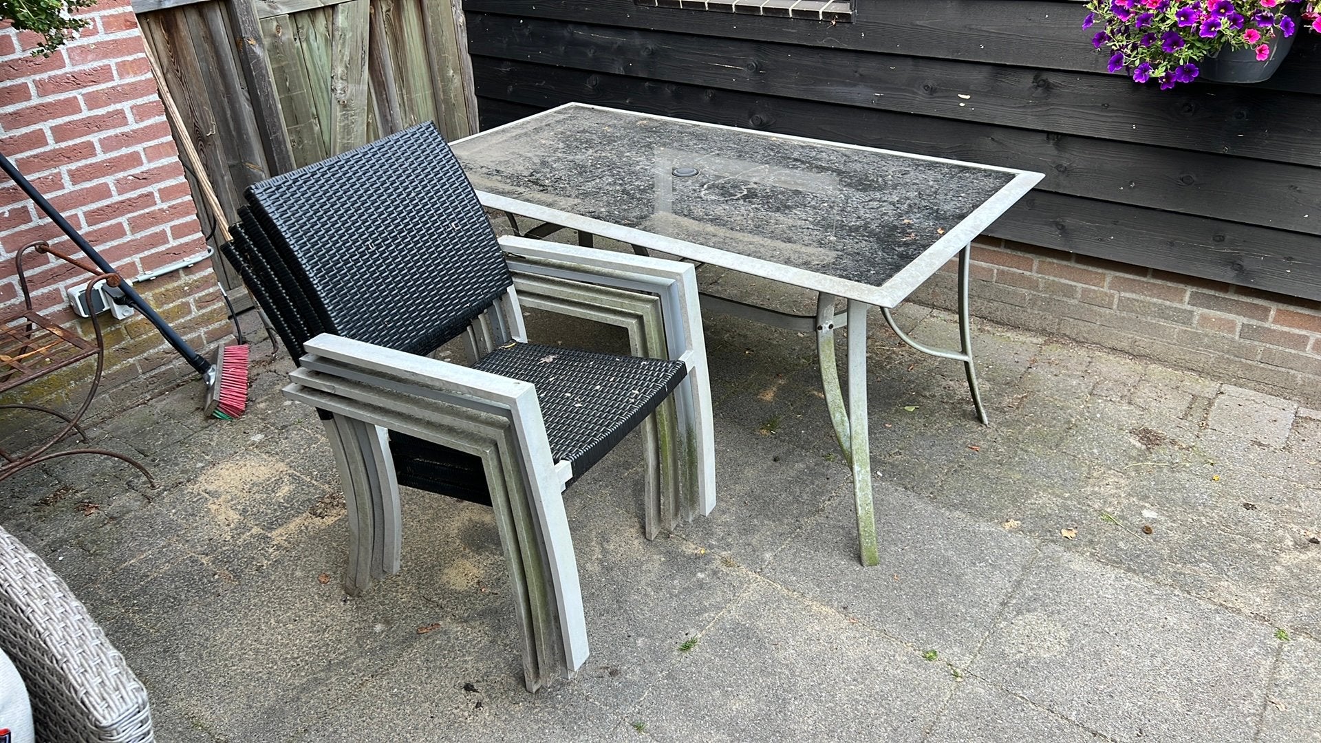 GRATIS tuintafel alu 1,60x90, 4 stoelen, zelf schoonmaken, Ophalen, Zo goed als nieuw, Rechthoekig, Aluminium