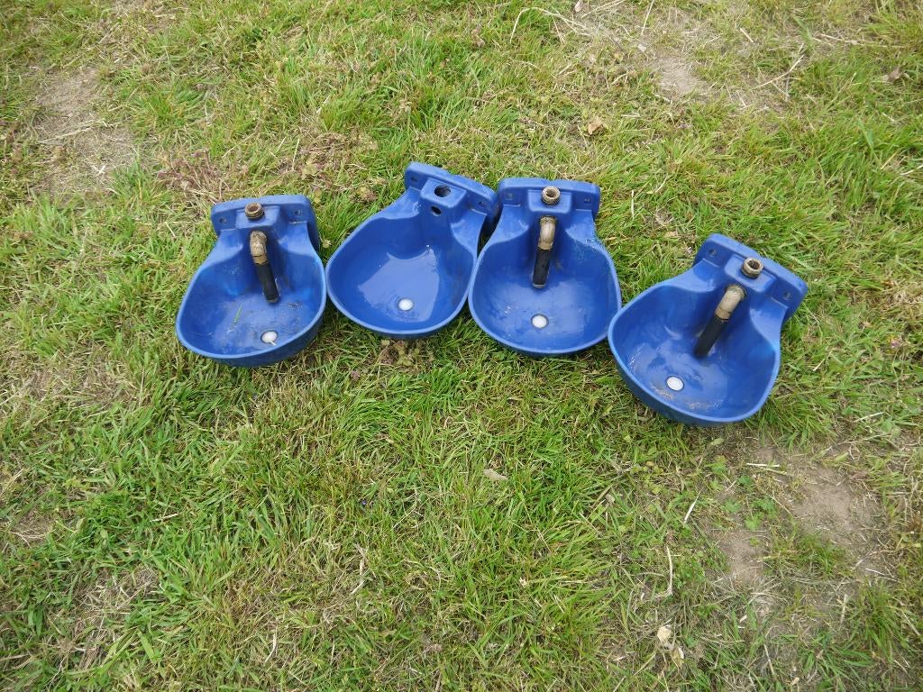 3 drinkbakken voor paarden, Dieren en Toebehoren, Ophalen of Verzenden, Gebruikt