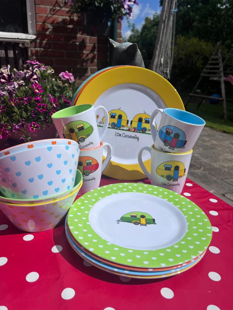 Campingservies (16 delen) Love Caravaning van Flamefield, Caravans en Kamperen, Ophalen, Zo goed als nieuw