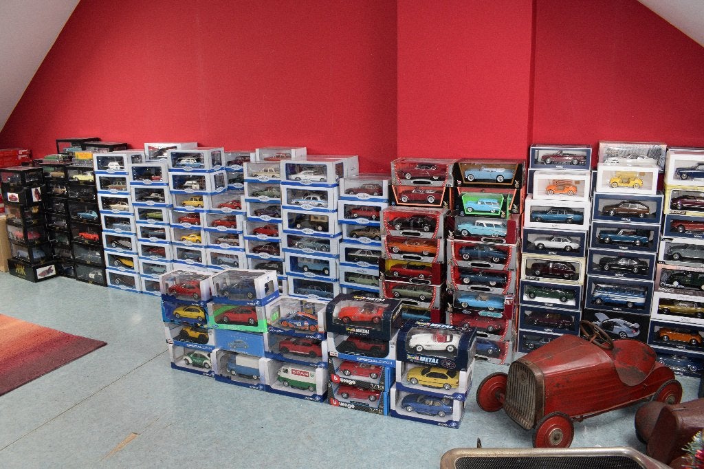 lot 18 miniatuur auto's 1:18 nieuw, Ophalen, Nieuw, Overige merken