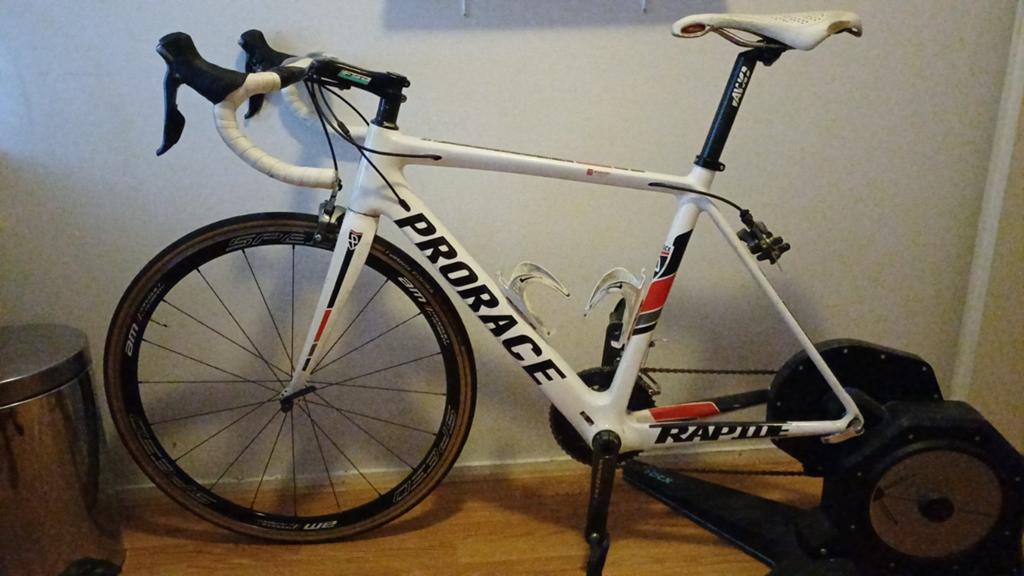 Prachtige Prorace racefiets - Wit met rode accenten, Fietsen en Brommers, Fietsen | Racefietsen, Overige merken, 28 inch, Gebruikt