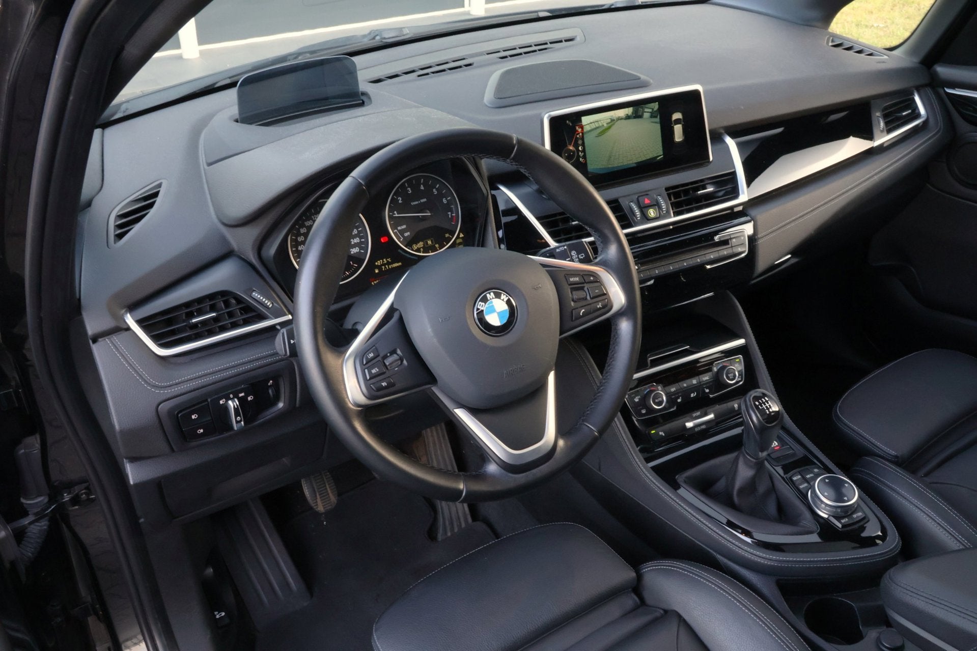 BMW 2-serie Active Tourer 218i High Executive | Panorama dak, Voorwielaandrijving, 136 pk, Gebruikt, Zwart