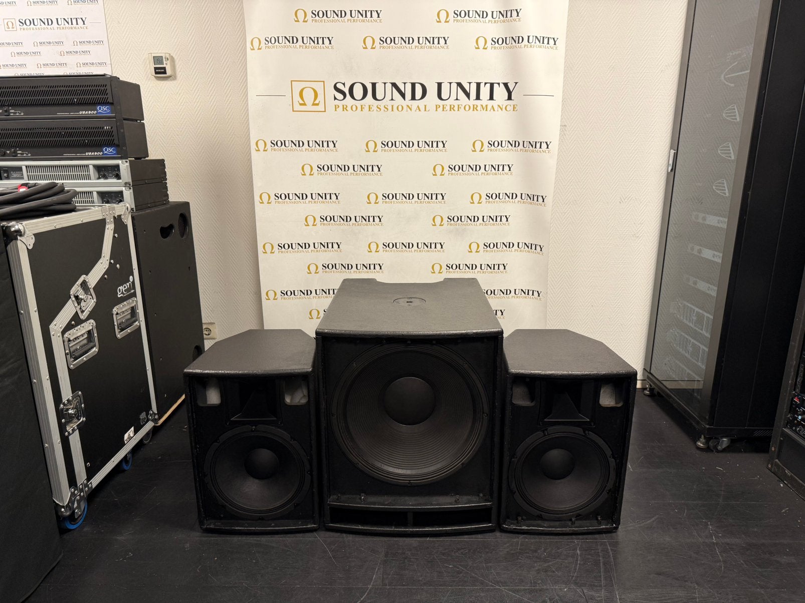 Opruiming: HK AUDIO LUCAS-2000 ACTIEF, Ophalen, Zo goed als nieuw, Subwoofer, Overige merken
