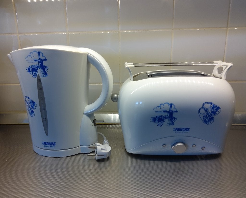waterkoker + broodrooster, 1 tot 2 liter, Ophalen, Nieuw