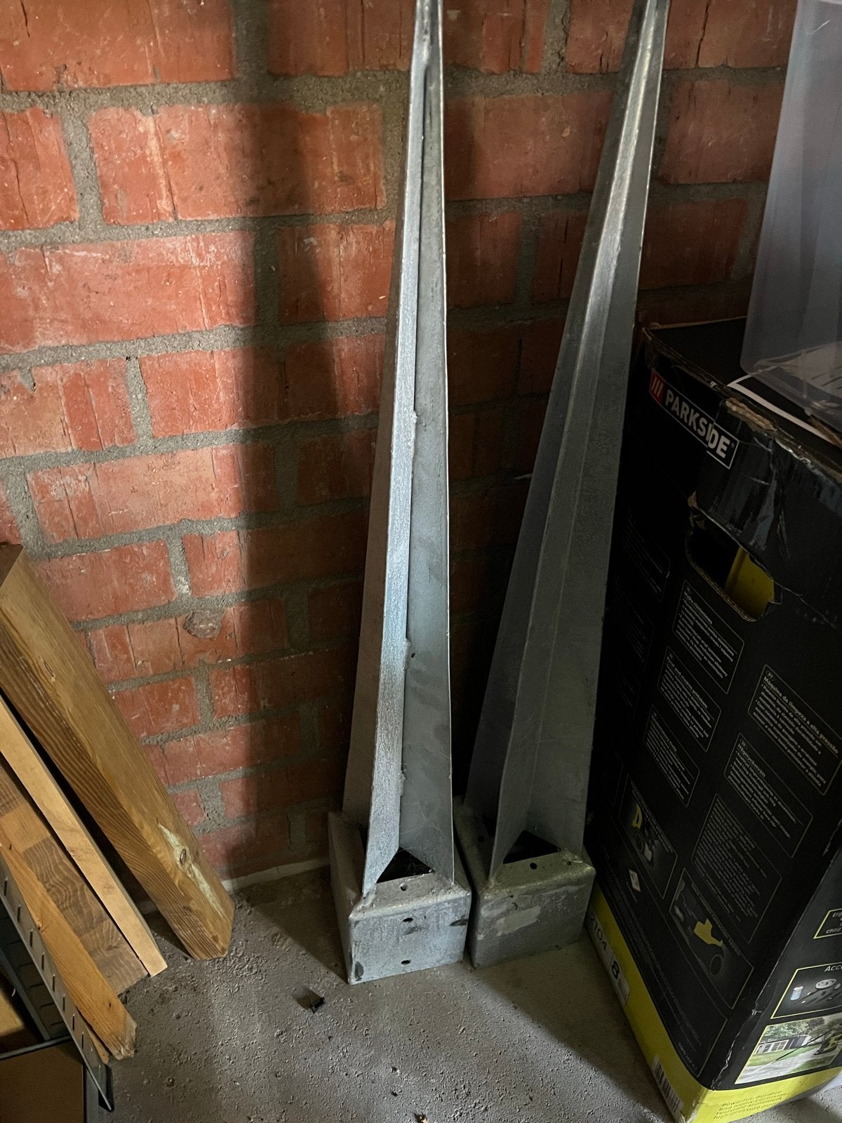 2x Paalhouder met punt verzinkt 120mm, Ophalen, Nieuw, IJzer, Overige typen