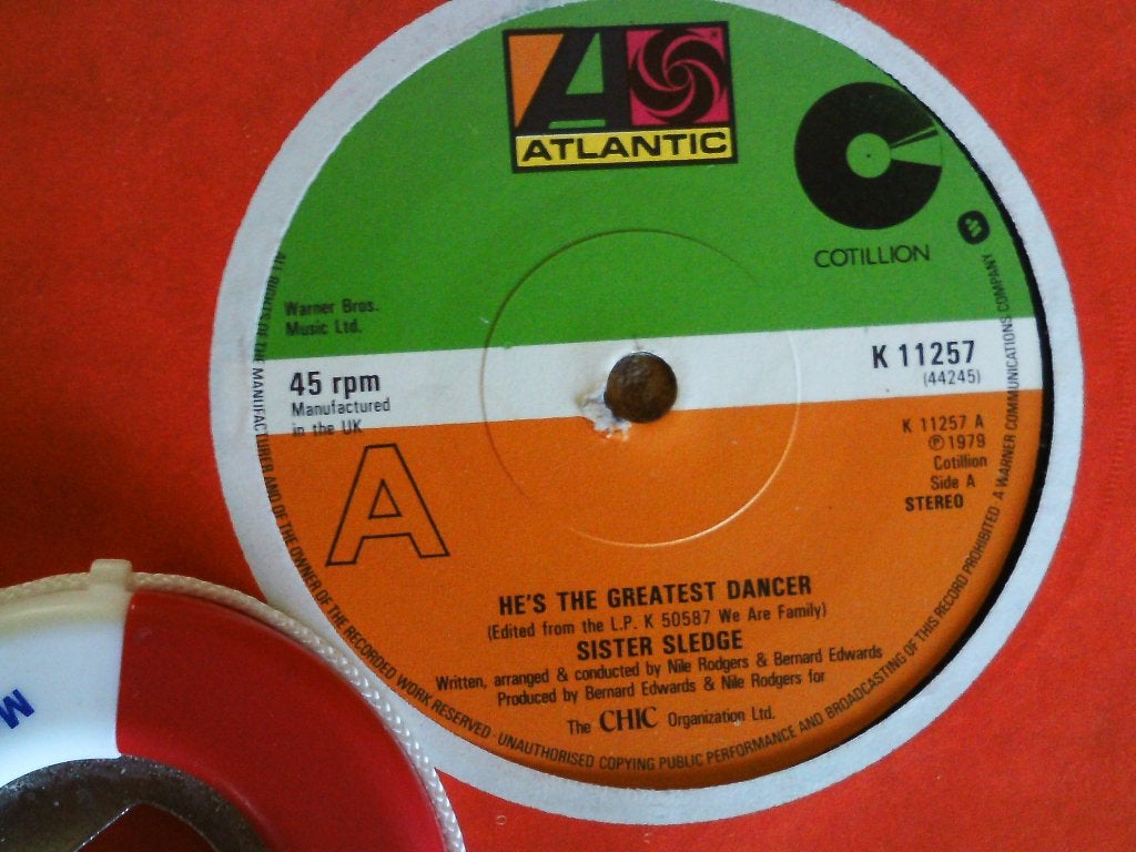 Sister Sledge - He's The Greatest Dancer 7 inch single  20s, 7 inch, Zo goed als nieuw, Pop, Overige typen