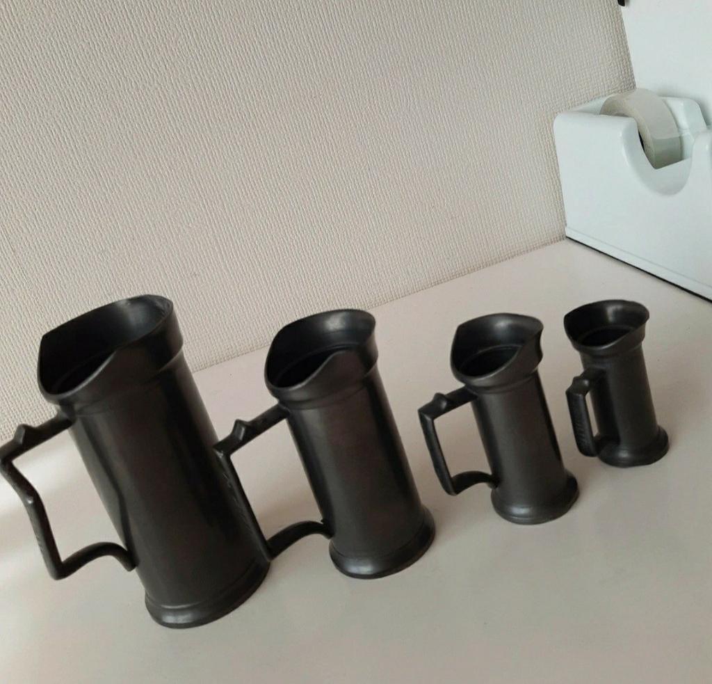 Set van 4 tinnen kannetjes, Antiek en Kunst, Antiek | Tin, Ophalen of Verzenden