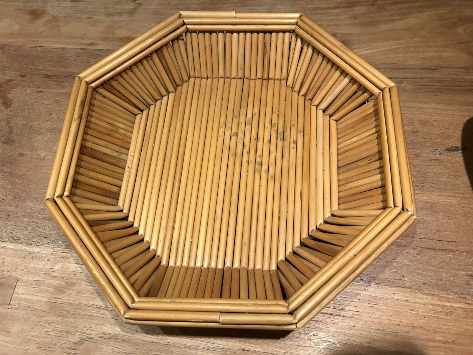 Van riet gevlochten, gebonden, gevouwen mand, Huis en Inrichting, Woonaccessoires | Schalen en Manden, Gebruikt, Gevlochten, Mand