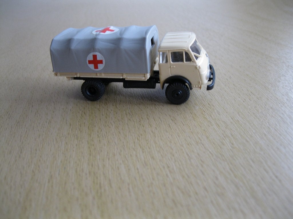 Rode Kruis evacuatiewagen, Ophalen of Verzenden, Zo goed als nieuw, Bus of Vrachtwagen, Overige merken