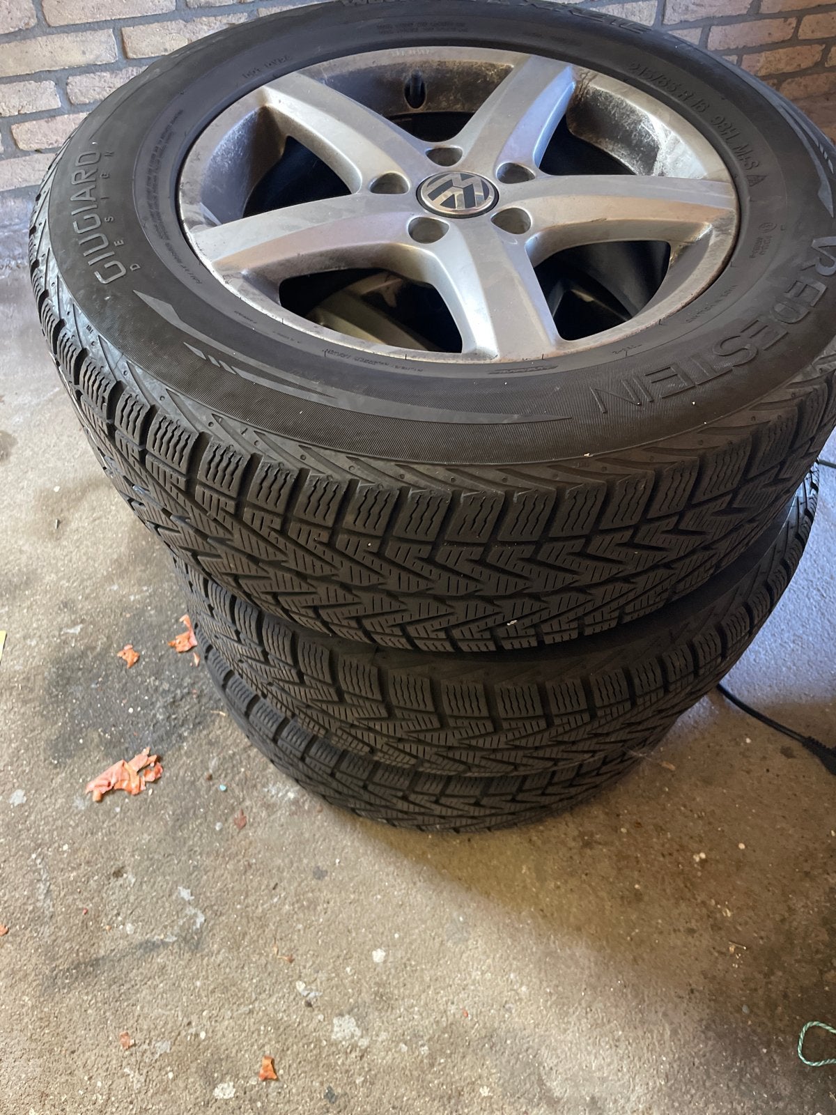 Vredestein winterbanden op velg 215/65 R16, Auto-onderdelen, Banden en Velgen, Ophalen, 16 inch, Banden en Velgen, Winterbanden
