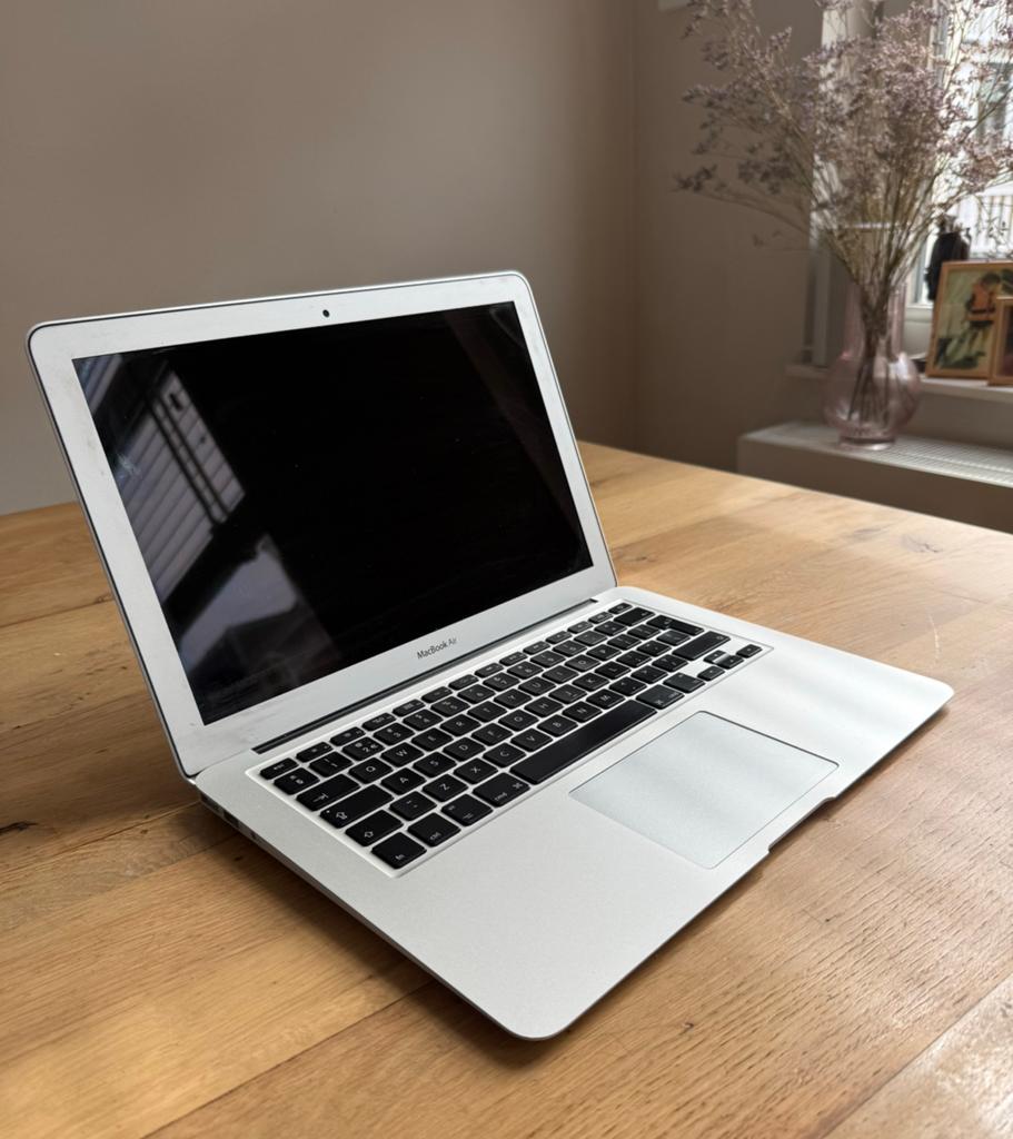 MacBook Air 13 inch - 2017 model, Computers en Software, Apple Macbooks, Ophalen, Qwerty, 13 inch, Zo goed als nieuw