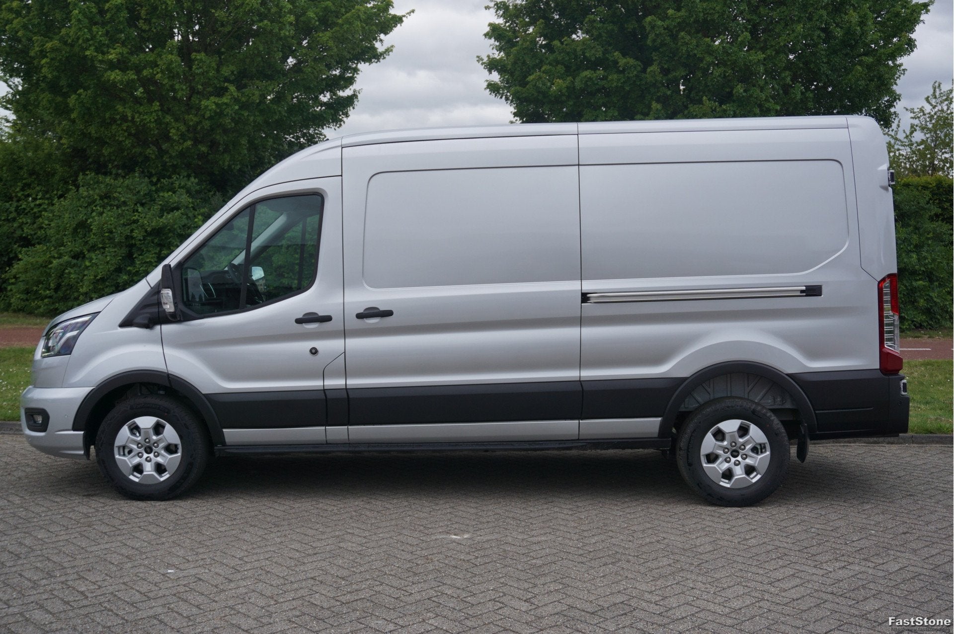 Ford Transit 350L L3H2 Limited AUT-8 165PK BPM VRIJ Navi, Ad, 4 cilinders, 2800 kg, Bedrijf, Diesel