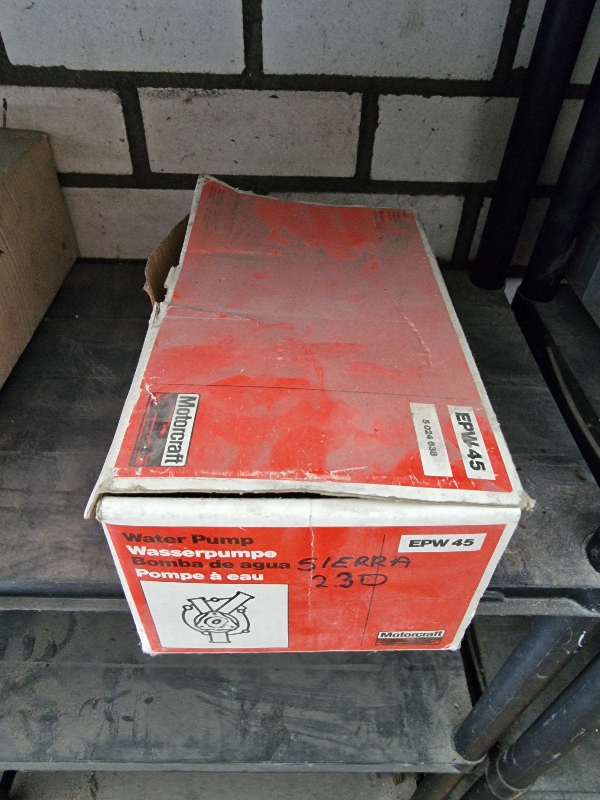 Nieuwe waterpomp ford Sierra 2300 diesel, Ophalen of Verzenden, Nieuw, Ford