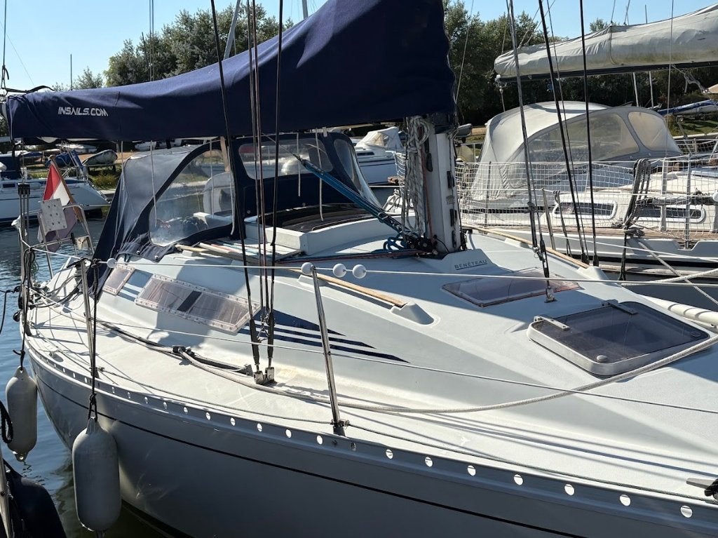 Beneteau First 305 1988 in mooie staat, Watersport en Boten, Kajuitzeilboten en Zeiljachten, 10 m, Gebruikt, Met afstandsbediening